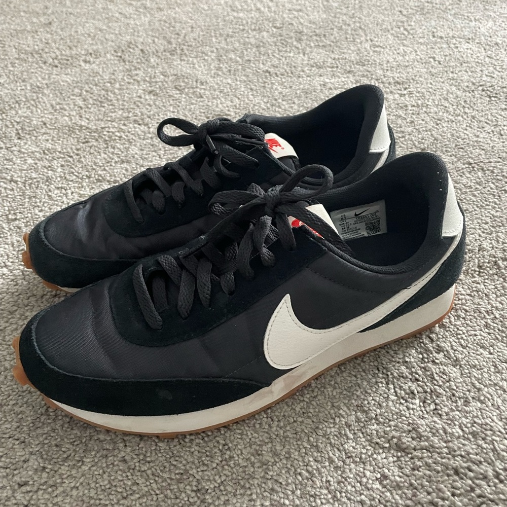 Nike daybreak sneakers